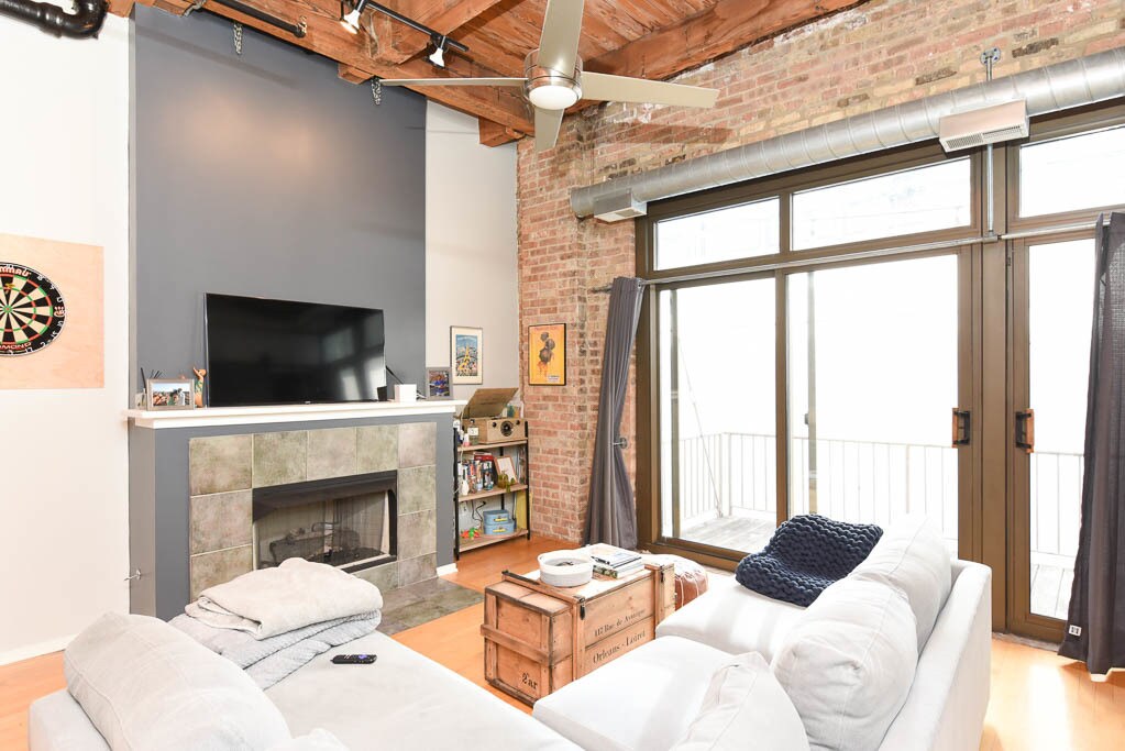 Building Photo - 14 N Sangamon St