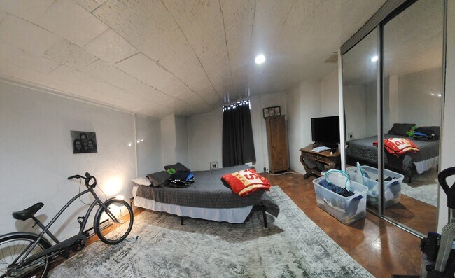 Building Photo - 712 N Market St