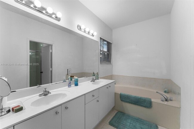 Building Photo - 3141 SW 154th Ct