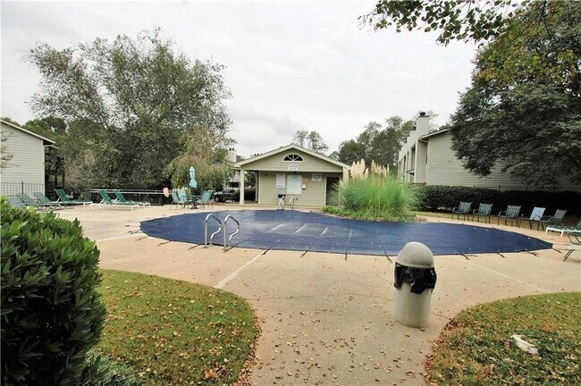 Building Photo - 808 Park Ridge Cir