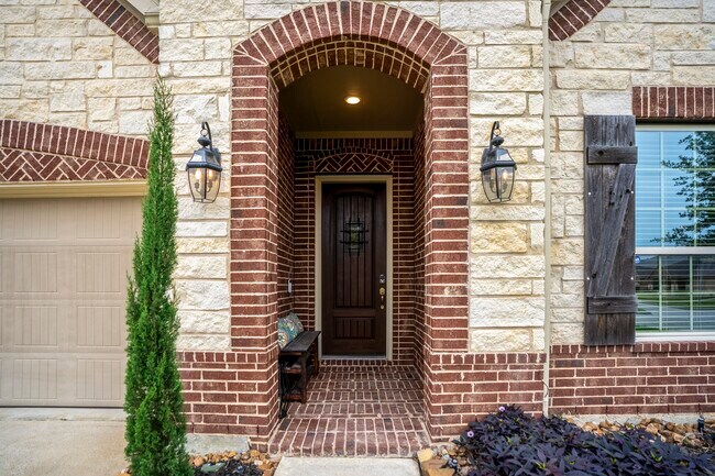 Building Photo - 22310 Taren Ct