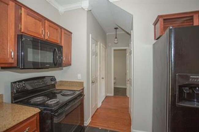Building Photo - Beautiful 3-Bedroom Home in Cordova-Modern...
