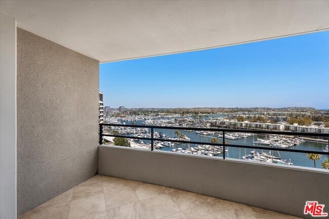 Building Photo - 4314 Marina City Dr