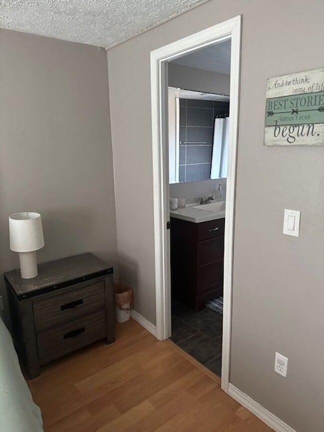 Building Photo - Very nice 3 Bedroom 2 bath home in Del Mar...