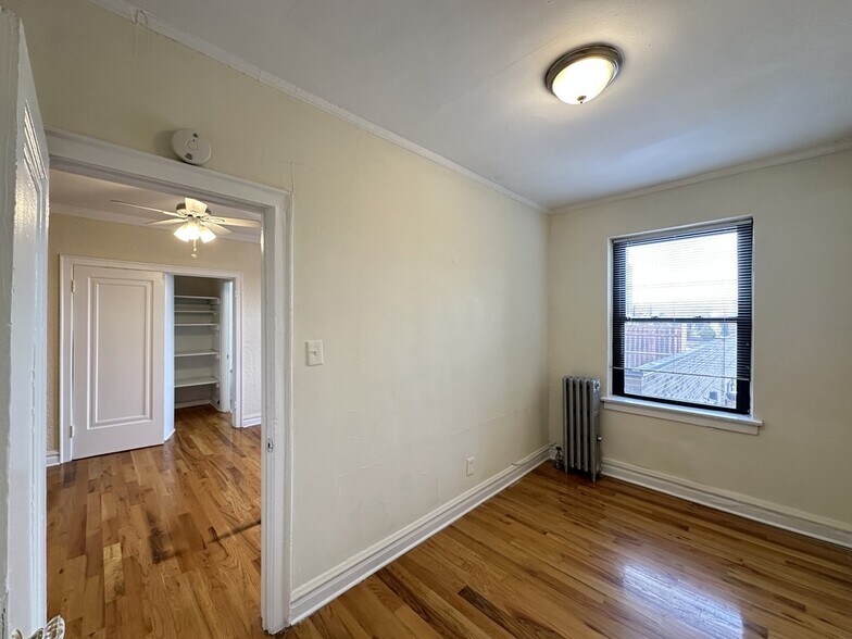 Building Photo - 4834 N Damen Ave