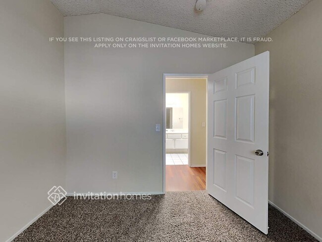 Building Photo - 15111 Wavecrest Dr