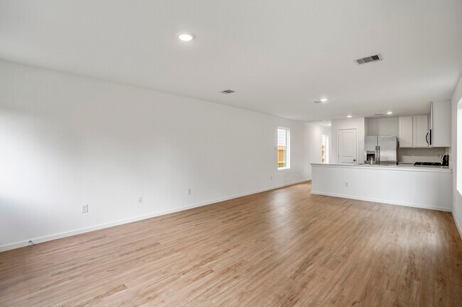 Building Photo - 21443 Carosella Dr
