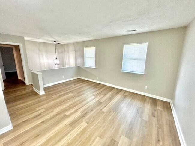 Building Photo - 2710 Scenic View Dr NW