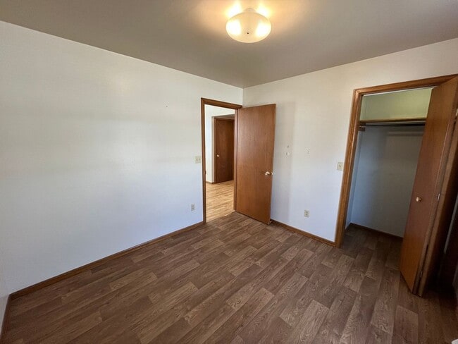 Building Photo - 622 Grand St