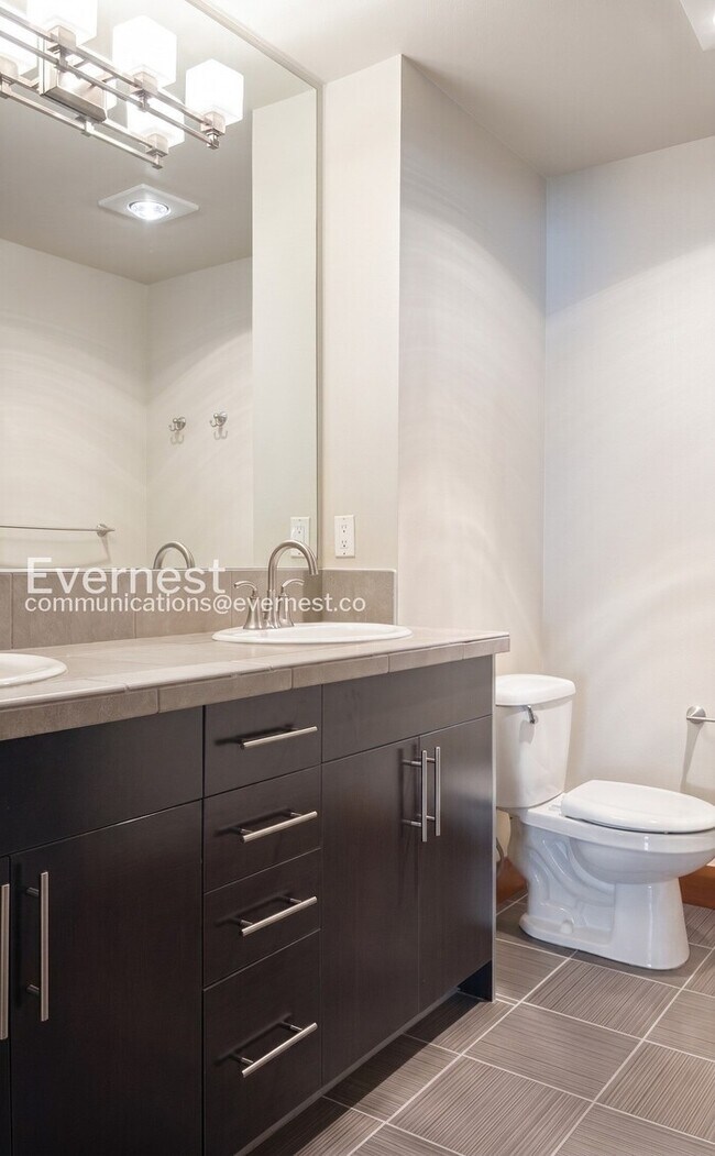 Building Photo - PROMO: Get 50% Off the First Full Month’s Rent when you Move In by 8/15/2026!/3-Bed/2.5-Bath Mode...