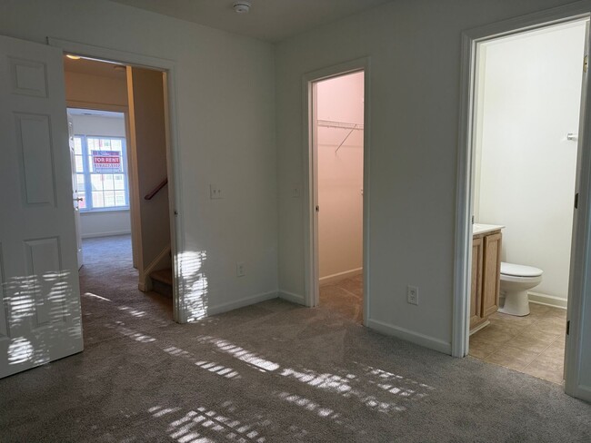 Building Photo - Amazing Location Near Downtown and NC Stat...