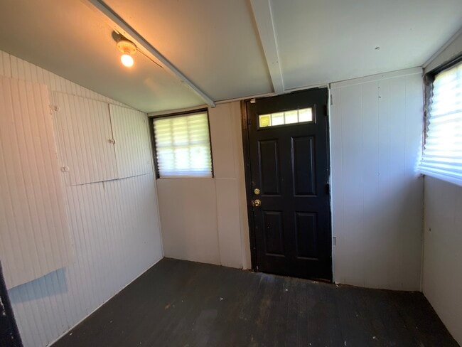 Building Photo - 28 S Griffin St