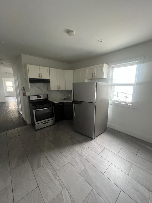 Building Photo - 875 S 14th St