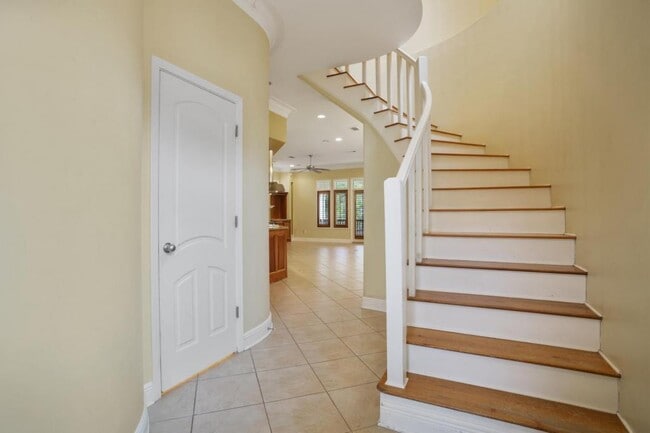 Building Photo - 7516 Pinehurst Ct