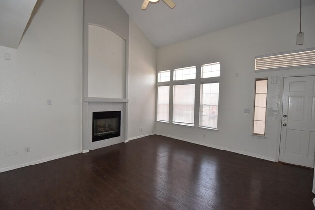 Building Photo - 10893 Alfredo Vasquez Pl