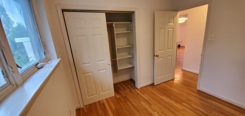 bed room - 4114 18th Rd N