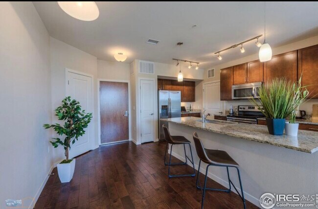 Entry - 13598 Via Varra