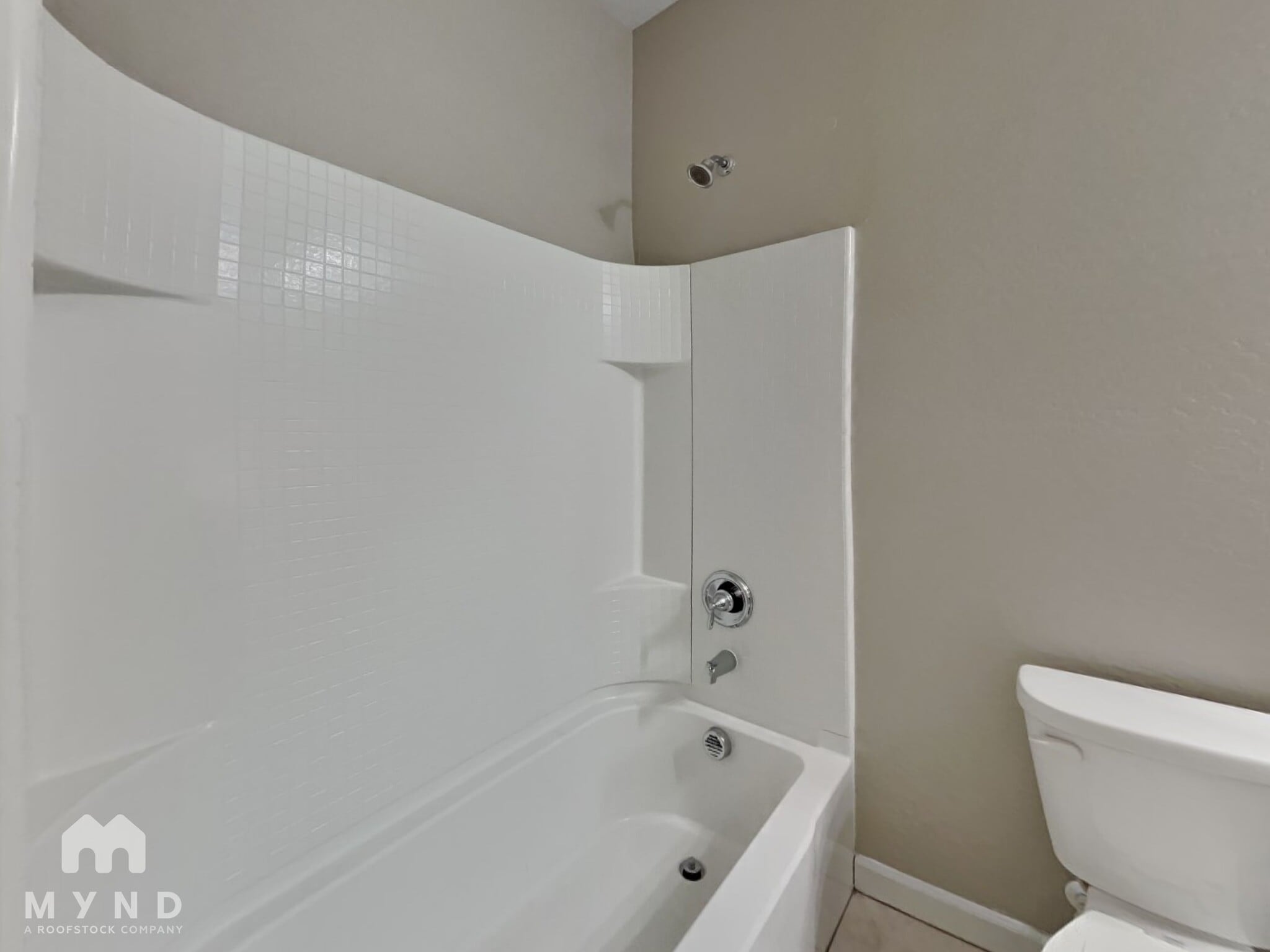 Building Photo - 1367 S Country Club Dr