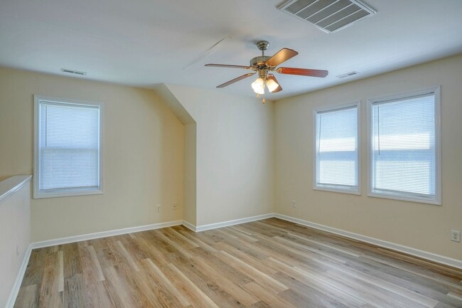 Building Photo - Charming 3-Bedroom Home with Coastal Count...