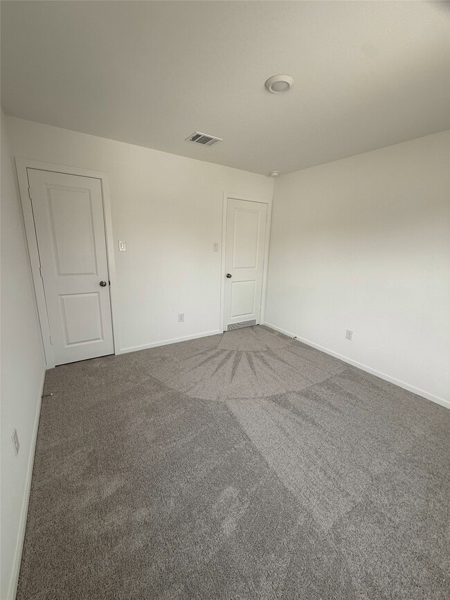 Building Photo - 25670 Roy Rogers Rd