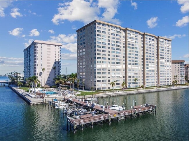 Building Photo - 4900 Brittany Dr S