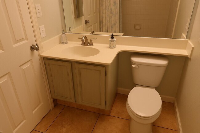 Building Photo - 6851 Countrywoods Cir