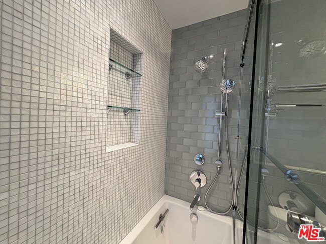 Building Photo - 444 W Avenue 37