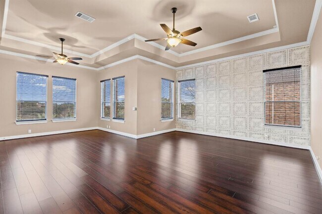 Building Photo - 334 Blazing Star Dr