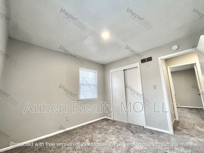 Building Photo - 7211 Montana Ave