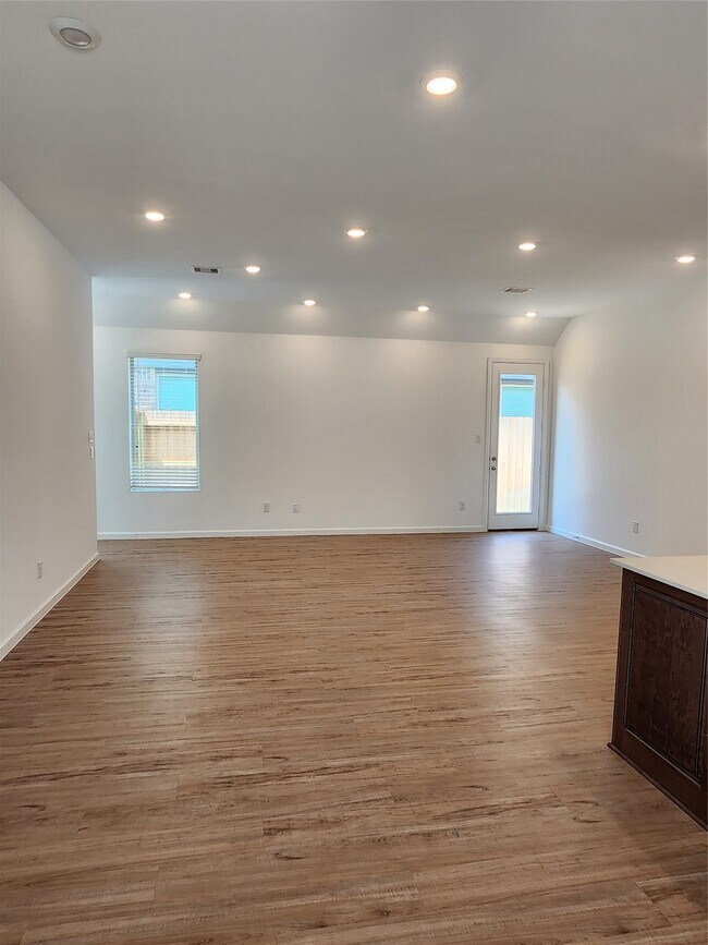 Building Photo - 27122 Berry Bright Dr