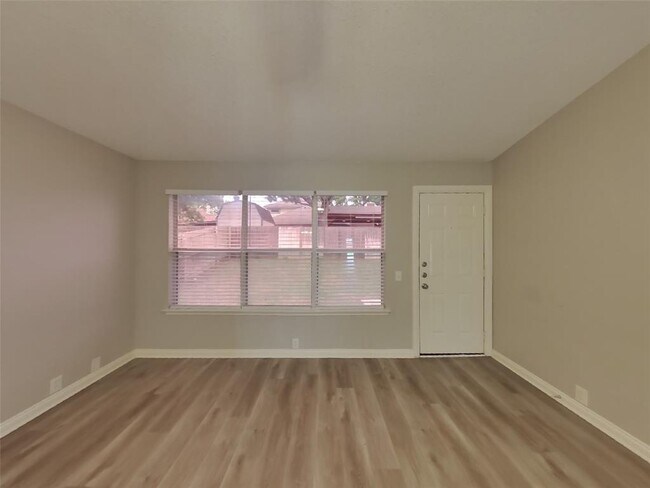 Building Photo - 8348 Orleans Ln