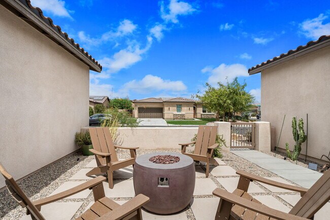 Building Photo - 81887 Via Encinitas