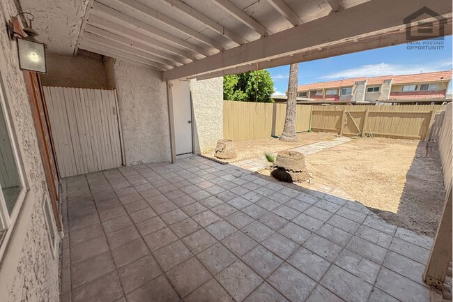 Building Photo - 3Bed/2Bath Townhouse at 47th Ave/Maryland Ave! Ready for Immediate Move-In! – FENCED-IN YARD!
