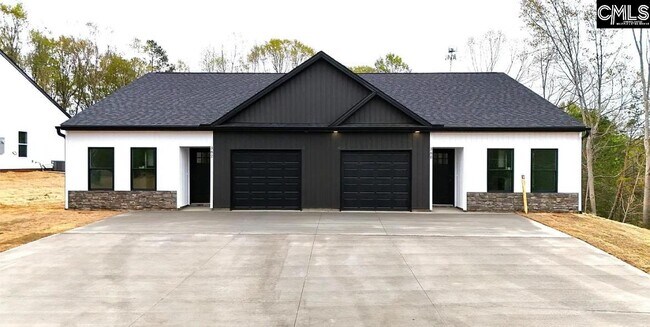 Primary Photo - 382 Davis Rd