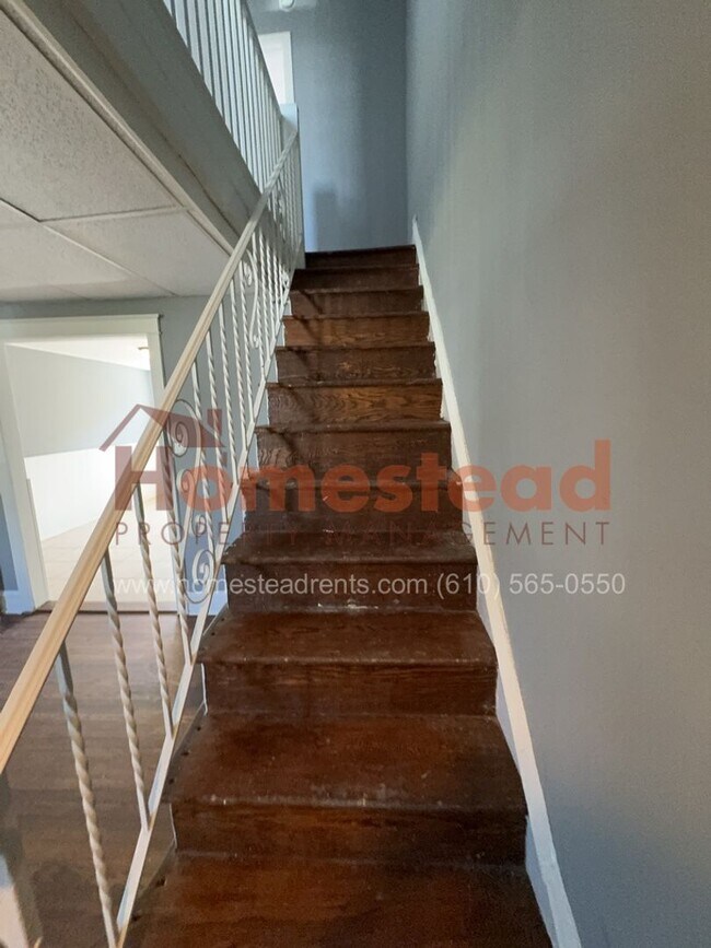 Building Photo - 7064 Clover Ln