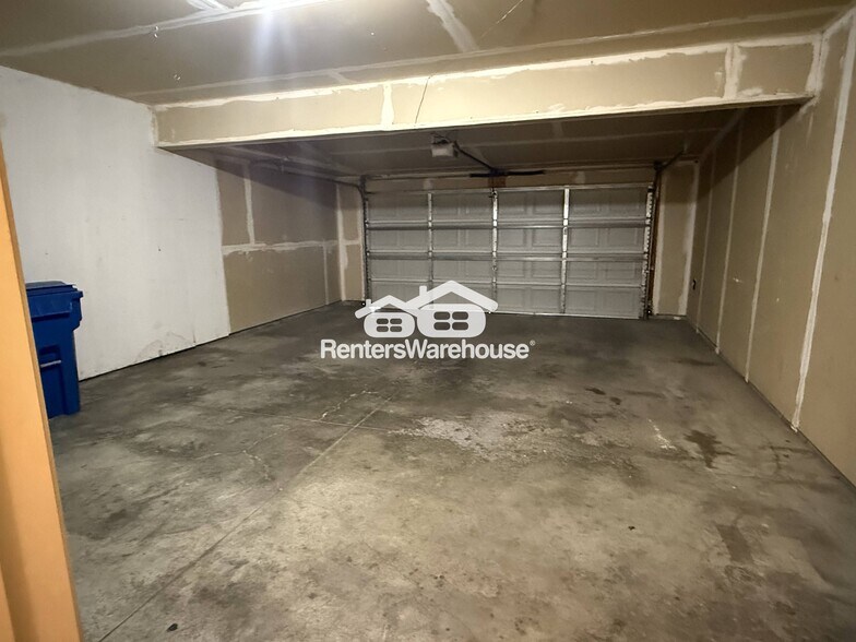 Building Photo - 17058 Embers Ave