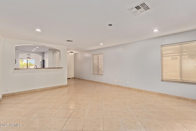 Building Photo - 1609 E Beautiful Ln