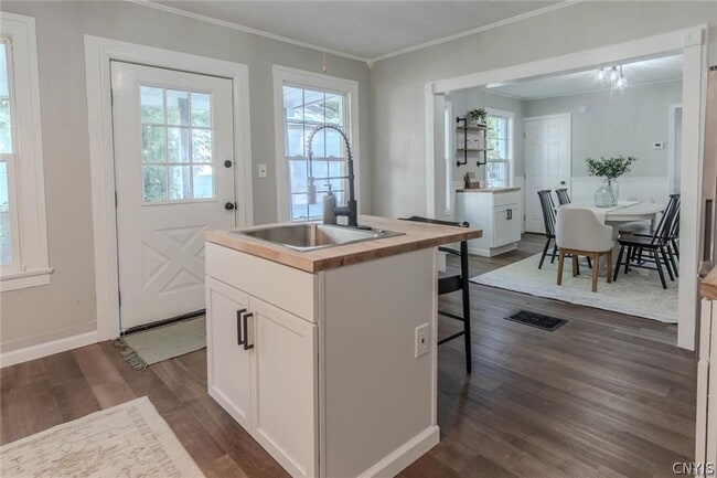 Building Photo - 406 Stone St