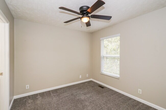 Building Photo - 1031 Bradford Park Rd