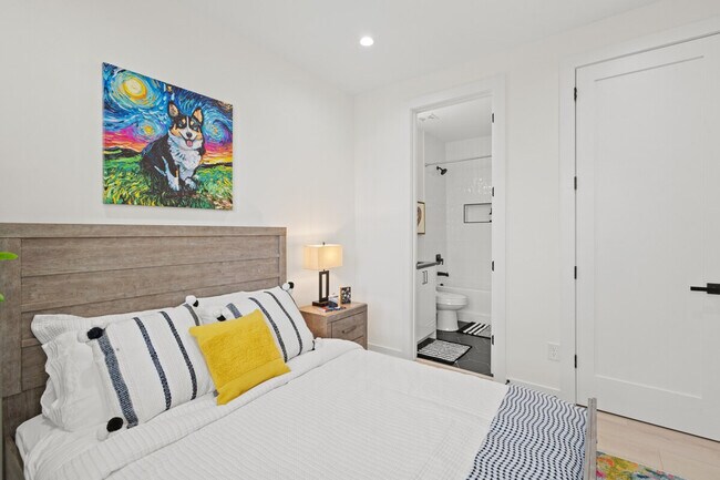 Building Photo - 1111 Dade St