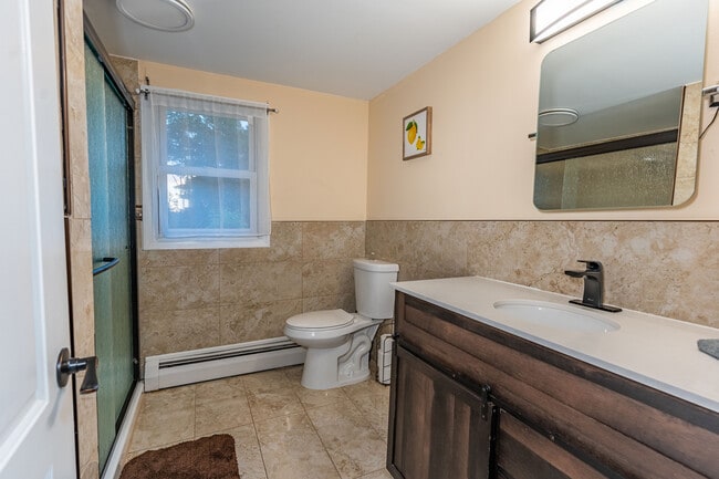 Building Photo - 173 Mountainview Rd