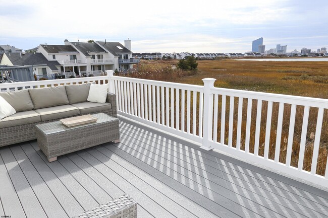 Building Photo - 12 Gull Cove