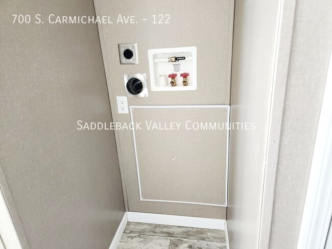 Building Photo - 700 S Carmichael Ave