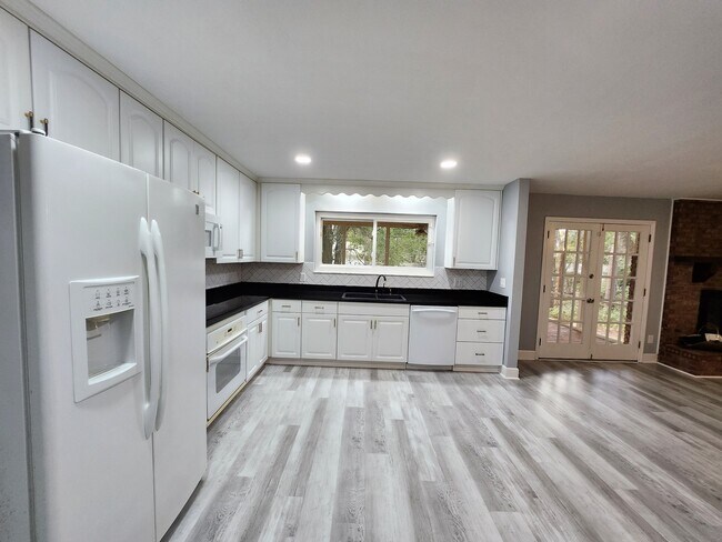 Building Photo - 3714 Wicklow Cir