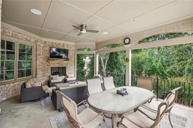 Building Photo - 6285 Aberdeen Dr NE