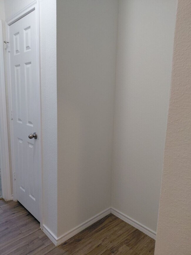 Building Photo - 4/2/3 located within 3 miles of Weatherford High School