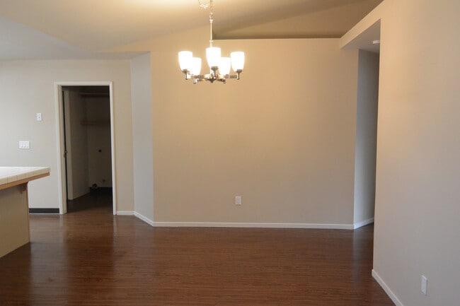 Building Photo - 1035 S Tracy St