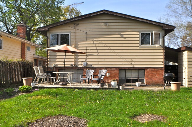 Building Photo - 370 Madison Ave