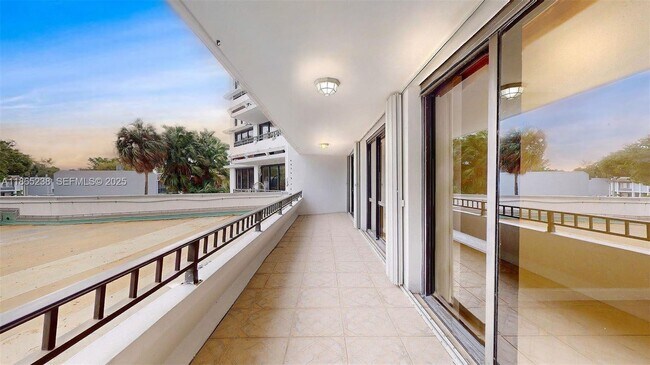 Building Photo - 13953 Kendale Lakes Cir