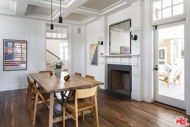 Building Photo - 6763 Zumirez Dr